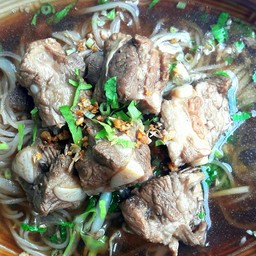 ก๋วยเตี๋ยวหมูตุ๋น