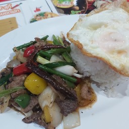 ข้าวราดผัดฉ่า เนื้อ ไข่ดาว