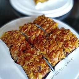 ขนม นม ข้าว by : นั่งเล่น คาเฟ่