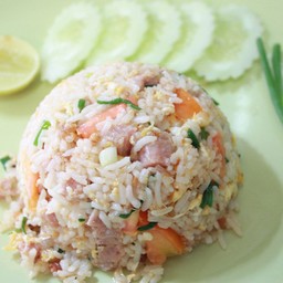 ข้าวผัดแหนม