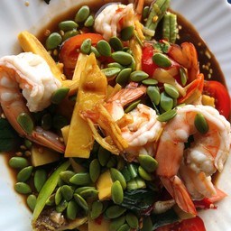 ตำหน่อไม้กุ้งสุก