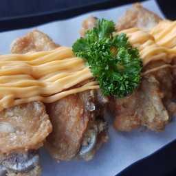 ไก่ทอดราดซอสชีส