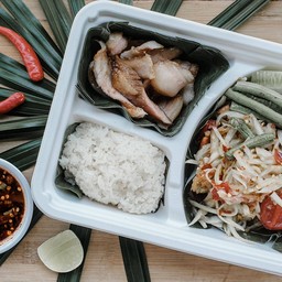 ส้มตำ+คอหมูย่าง+ข้าวเหนียว