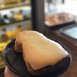 ขนมปังโทส เนยสด