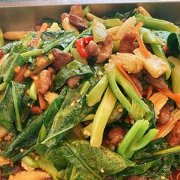 ผัดคะน้าหมูสับ