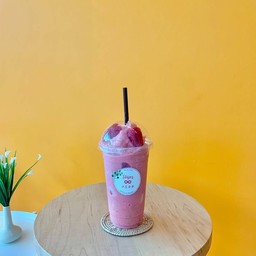 สตอเบอรี่โยเกิร์ตสมูทตี้