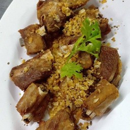 ชี่โครงทอดกระเทียม