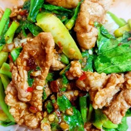 คะน้าหมูชิ้น