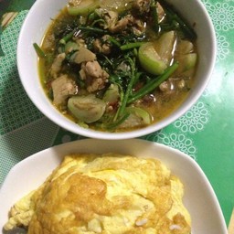 ข้าวไข่เจียว+แกงอ่อม(ไข่เจียวแกงร้อน)