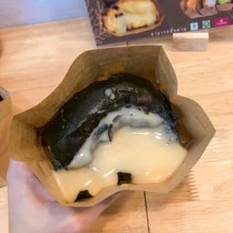 ปังทะลักชาโคล เนยนม