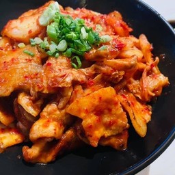 BITA KIMCHI DON ( Stir fried pork and kimchi bowl )