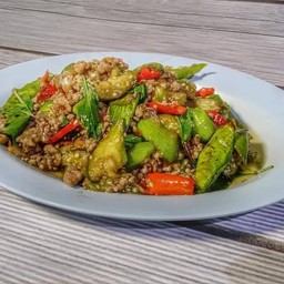 ผัดมะเขือยาว