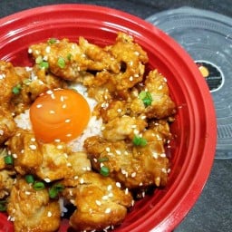 ข้าวไก่เกาหลีไข่องดองน้ำปลาEmergency kitchen(สาขาคลอง6)