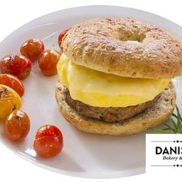 Bagel with sausage, cheese  & scrambled eggs เบเกิล ไส้กรอก & ไข่กวนชีส