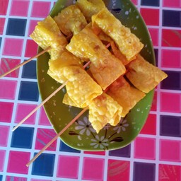 เกี๊ยวห่อไส่กรอกทอด