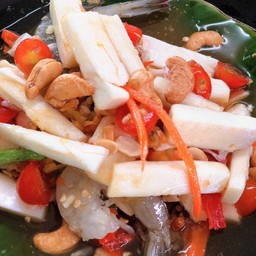 ยำยอดมะพร้าวกุ้ง