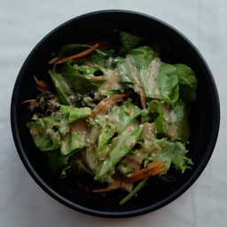 สลัดผักซอสงา.