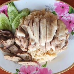 ข้าวมันไก่ต้มพิเศษตับไก่