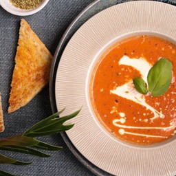 Tomato soup with toasted ซุปมะเขือเทศ พร้อมขนมปังปิ้ง