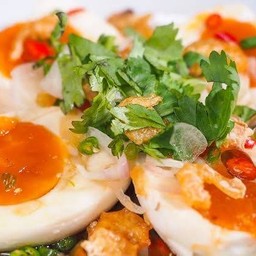 ยำไข่เค็ม