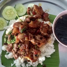 เมษาก๋วยเตี๋ยวไก่มะระบุฟเฟ่ต์ กระเพราถาด ถนนราชพฤกษ์
