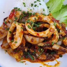 ข้าวหอมเคียงผัดไข่เเดง