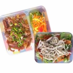 ข้าวซอสหมูญี่ปุ่นกับสลัดไก่ฉีก