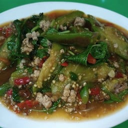 มะเขือยาวผัดเต้าเจี้ยวหมูสับ