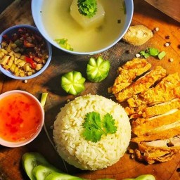 ยุทธข้าวมันไก่ (ต้นตำหรับข้าวมันไก่สูตรไหหลำ) ปากซอยแพรกษา10