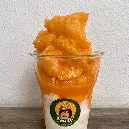 ร้านน้ำผลไม้ปั่นสมูทตี้ฟรุตฟูล(Fruitful)