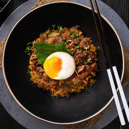 ข้าวผัดหมูสไลด์สไตล์ญี่ปุ่น