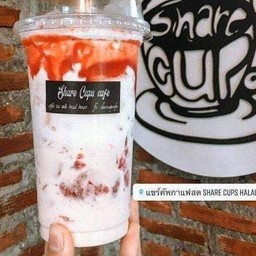 นมสดลูกสตอเบอรี่ เย็น