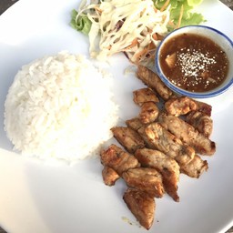 ข้าวหมูจิ้มแจ่ว