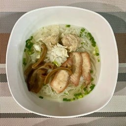 เส้นเล็กเกี๊ยวน้ำ