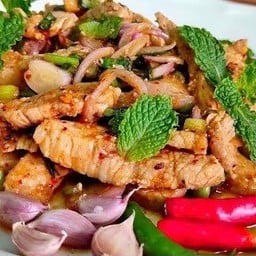 น้ำตกหมู