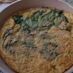 ไข่เจียวโหระพาราดข้าว