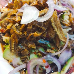 ตำมะม่วงปลากรอบ