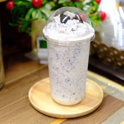 Oreo Fresh Milk Frappe