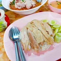 ข้าวมันไก่ ( เนื้อน่อง )