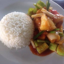 ข้าวผัดเปรี้ยวหวานกุ้ง Sweet & Sour Prawn