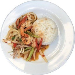 ข้าวผัดพริกเผาทะเล Stir-fried Roasted Chili Paste with Seafood