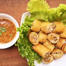 ปอเปี๊ยะเจทอดชุดละ3อัน
