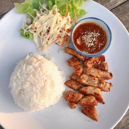 ข้าวเนื้อจิ้มแจ่ว