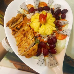 สลัดผักสเต็กหมูย่าง