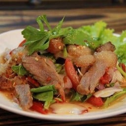 ยำคอหมูย่าง