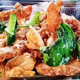 ปลานิลทอดกระเทียม (ครึ่งตัว)