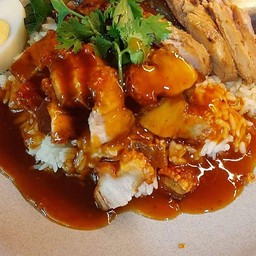 ข้าวขาหมู+หมูกรอบ พิเศษ