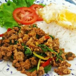ข้าวราดกะเพราหมูสับ