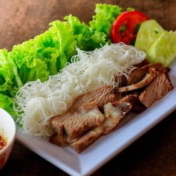 หมูย่างเส้นหมีี