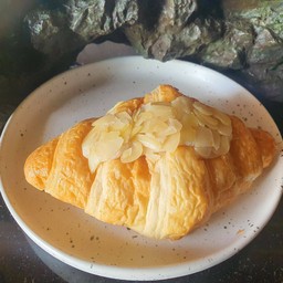 ครัวซองอัลมอนด์